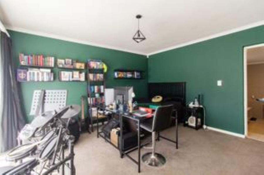 5 Bedroom Property for Sale in Van Riebeeckstrand Western Cape